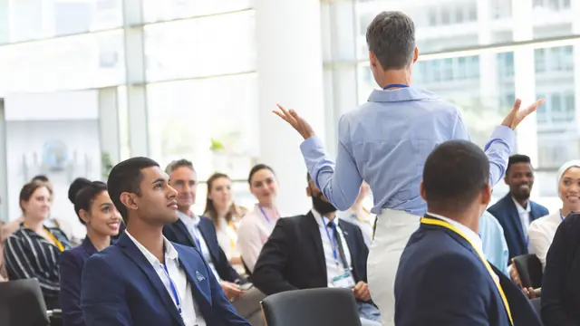 Participants en séance de formation — parcours Management & Leadership