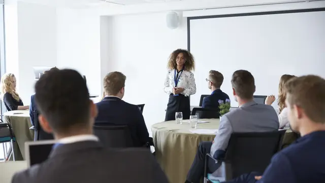 Participants en séance de formation — parcours Financial Management